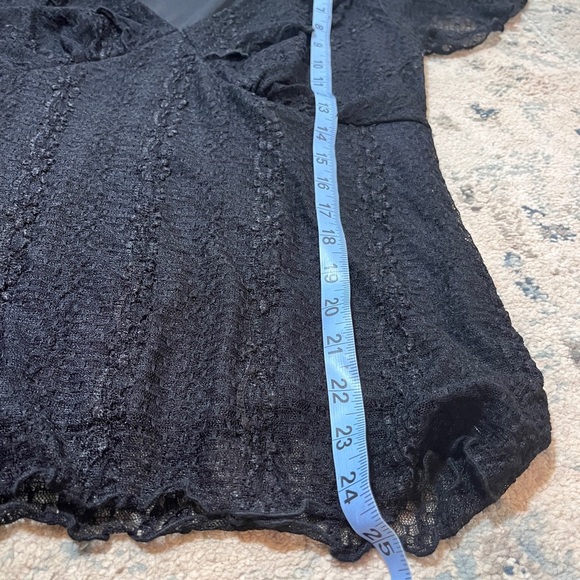 b.i.y.a.c.d.a Elegant Black Lace Women's Top - Picture 9 of 12